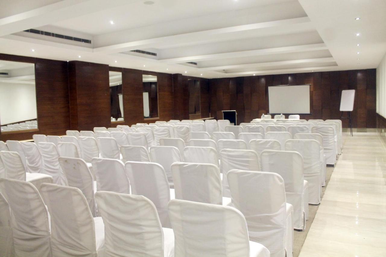 Hotel Deep Palace Lucknow Exterior photo